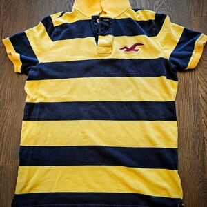 Hollister Co. Y2K Men's Polo in Yellow and Dark Blue Stripes